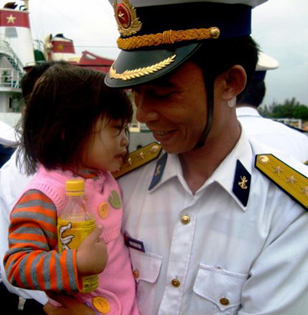 Soldiers in Truong Sa island welcome early Tet